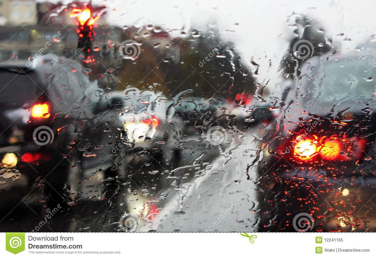 ManelPaterna's tweet photo. Bon dia!!

A mal tiempo ⛈️ buena cara 😀

Mira que cuando llueve en Valencia se pone el tráfico imposible, media hora me ha costado llegar de la cocina a la mesa de teletrabajo 😂😂

Claro cuando llueve todo el mundo coge el coche para no mojarse. https://t.co/4u91C7MItY