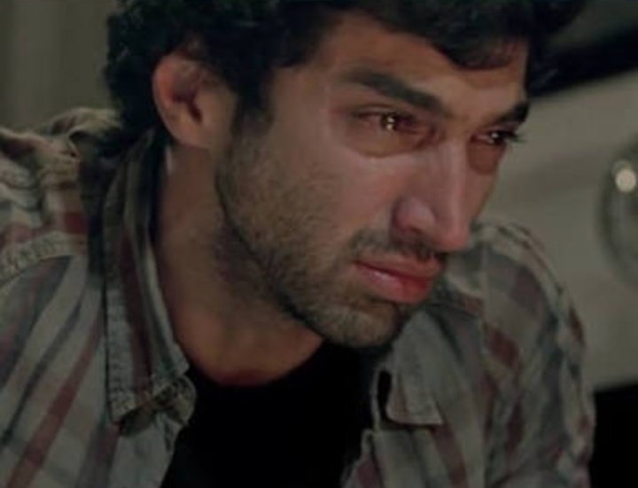 IshitaBatra15's tweet photo. when wake up in the morning and find that you have an online class just after five minutes..
#onlineclassbankaro 😣 https://t.co/UVJ6GfP3ji