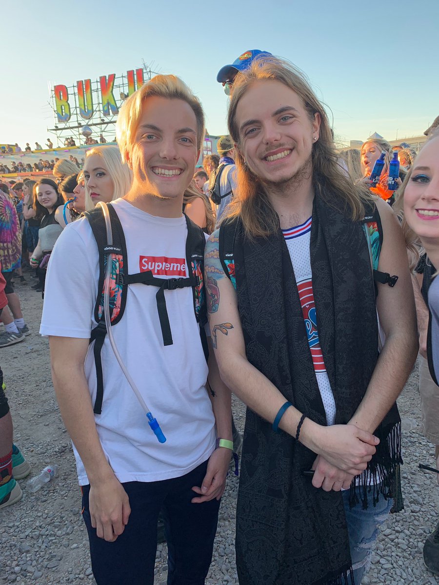 TraceSpaceman's tweet photo. Well ladies and gentlemen another turnt year in the life of Zane is complete. He’s had such a huge impact on my life and is just amazing. I can’t thank you enough for everything you’ve done for me without even knowing ❤️ and I get to call you my brother. Love ya and happy b-day🎉 https://t.co/VuDfxrNs2S