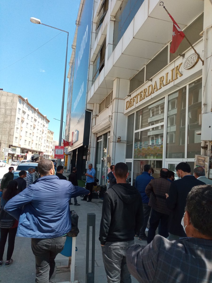 CBucak2's tweet photo. 45 dk bı işlem yapan memur Allah'a revami #cumhurbaskanligi #maliyebakanligi #vandefterdarlik https://t.co/XHmKTU3q86