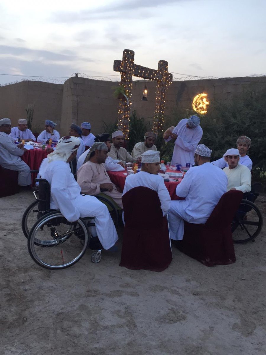 حدث في مثل هذا اليوم رمضان عام الماضي تحت رعاية سعادة المكرمة شيخة بنت علي النعيمية اقام فريق البريمي لذوي الاعاقة افطار صائم جماعي لذوي الاعاقة في البريمي بالتعاون مع فريق البريمي الخيري في فلج صعراني