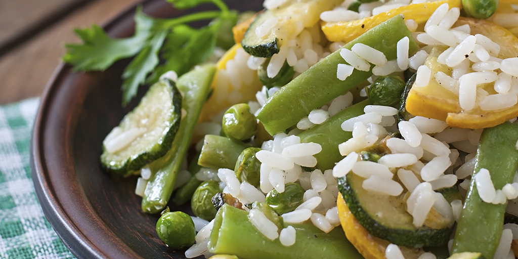 Prove_es's tweet photo. Hoy te animamos a que sorprendas a tus personas especiales con esta riquísima receta de Risotto con espárragos, calabacín y guisantes. 💚🍽️

https://t.co/tztwJzgpTi

Los guisantes siempre dan un toque especial a los platos. A nosotros nos encanta, ¿y a ti?

#guisante #gourmet https://t.co/yn7ZBKgS8b