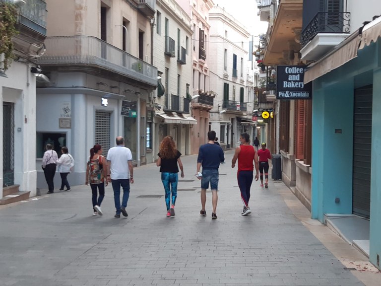 AjSitges's tweet photo. Perruqueries, botigues de roba, sabateries, botigues d’esport, floristeries i jardineries, ferreteries o immobiliàries, a més de bars i restaurants. 77 negocis de #Sitges han obert les seves portesi ja donen servei als seus clients sota cita prèvia.
➡️ https://t.co/ViOgZUHkXN https://t.co/7LuEynK59h