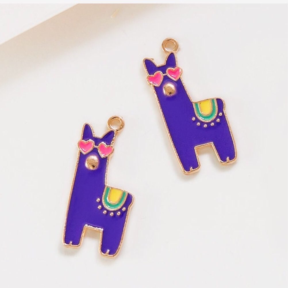 Winterbear = Taehyung
Rabbit = Jungkook
Alpaca = Seokjin

🥺🥺🥺🥺