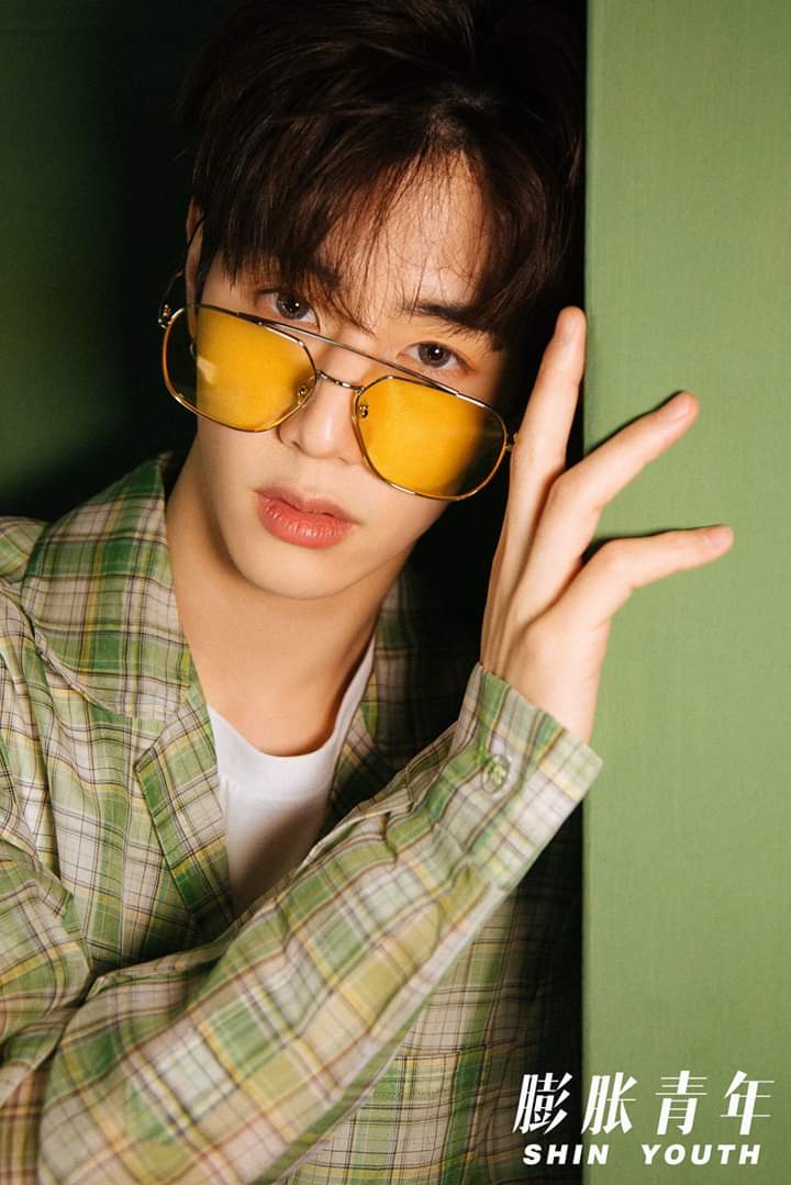 MARK TUAN with GLASSES a thread: #MarkTuan  #GOT7    #IGOT7  