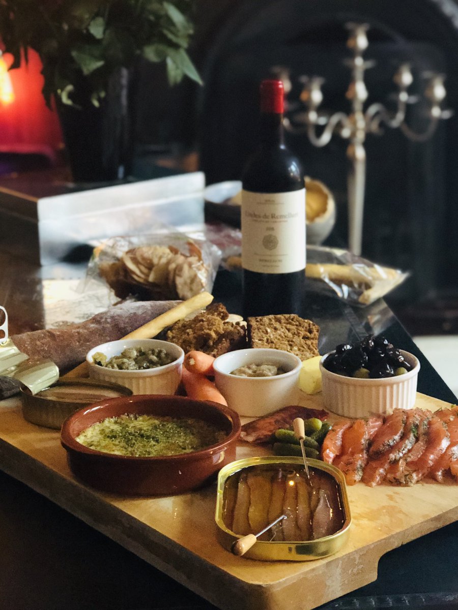 LasTapasDeLola's tweet photo. Planning a visit back to John & Sandy @forestavedub this week.. hankering after their #gravalax #auberginecaviar #whitebeanhummus #guinnessbread #lastapasdelolaathome ❤️😍❤️ https://t.co/oZ2lSDwZl2