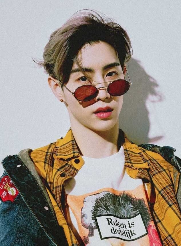 MARK TUAN with GLASSES a thread: #MarkTuan  #GOT7    #IGOT7  