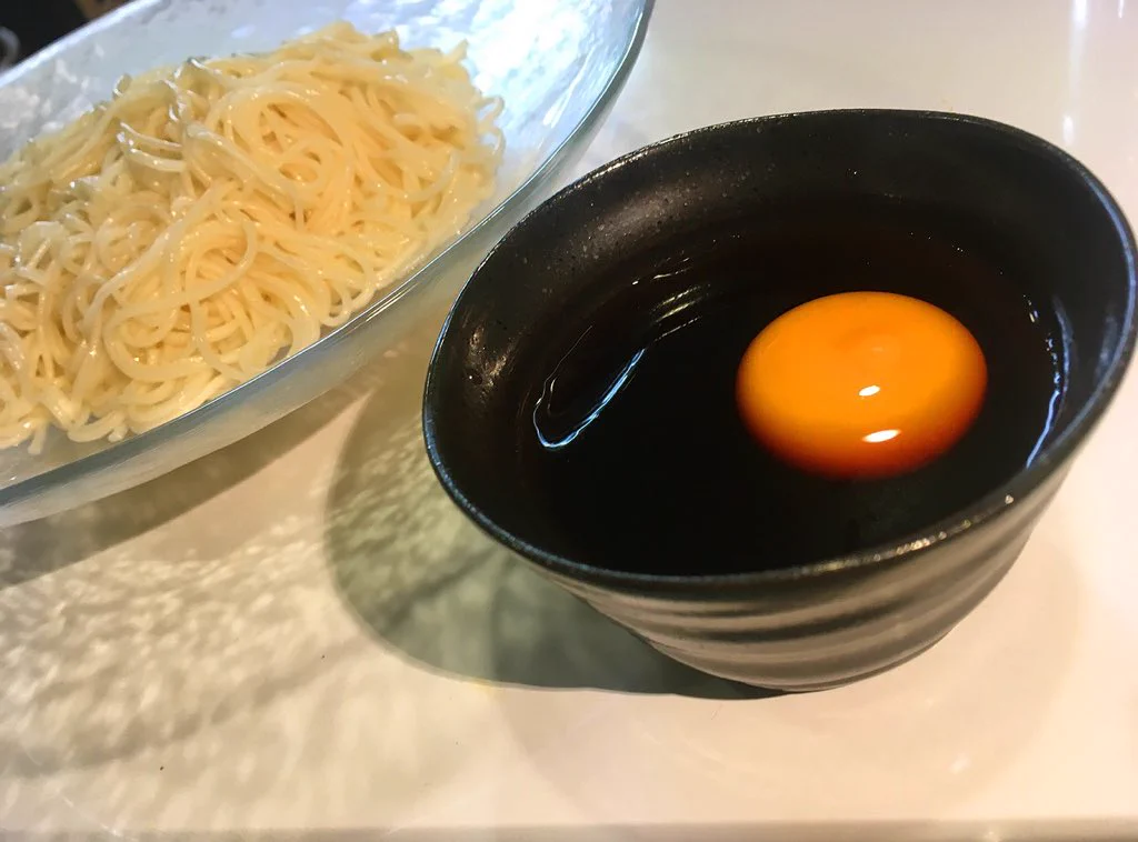 「月見そうめん」美味しそう！リュウジさんがオススメする卵が絡まる素麺の新しい食べ方！