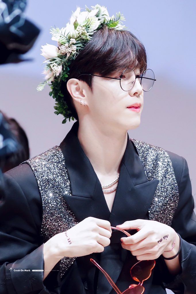 MARK TUAN with GLASSES a thread: #MarkTuan  #GOT7    #IGOT7  