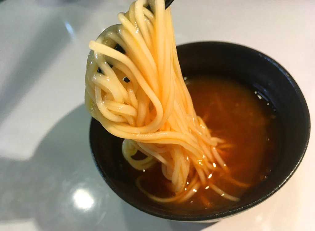 「月見そうめん」美味しそう！リュウジさんがオススメする卵が絡まる素麺の新しい食べ方！