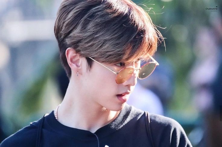 MARK TUAN with GLASSES a thread: #MarkTuan  #GOT7    #IGOT7  