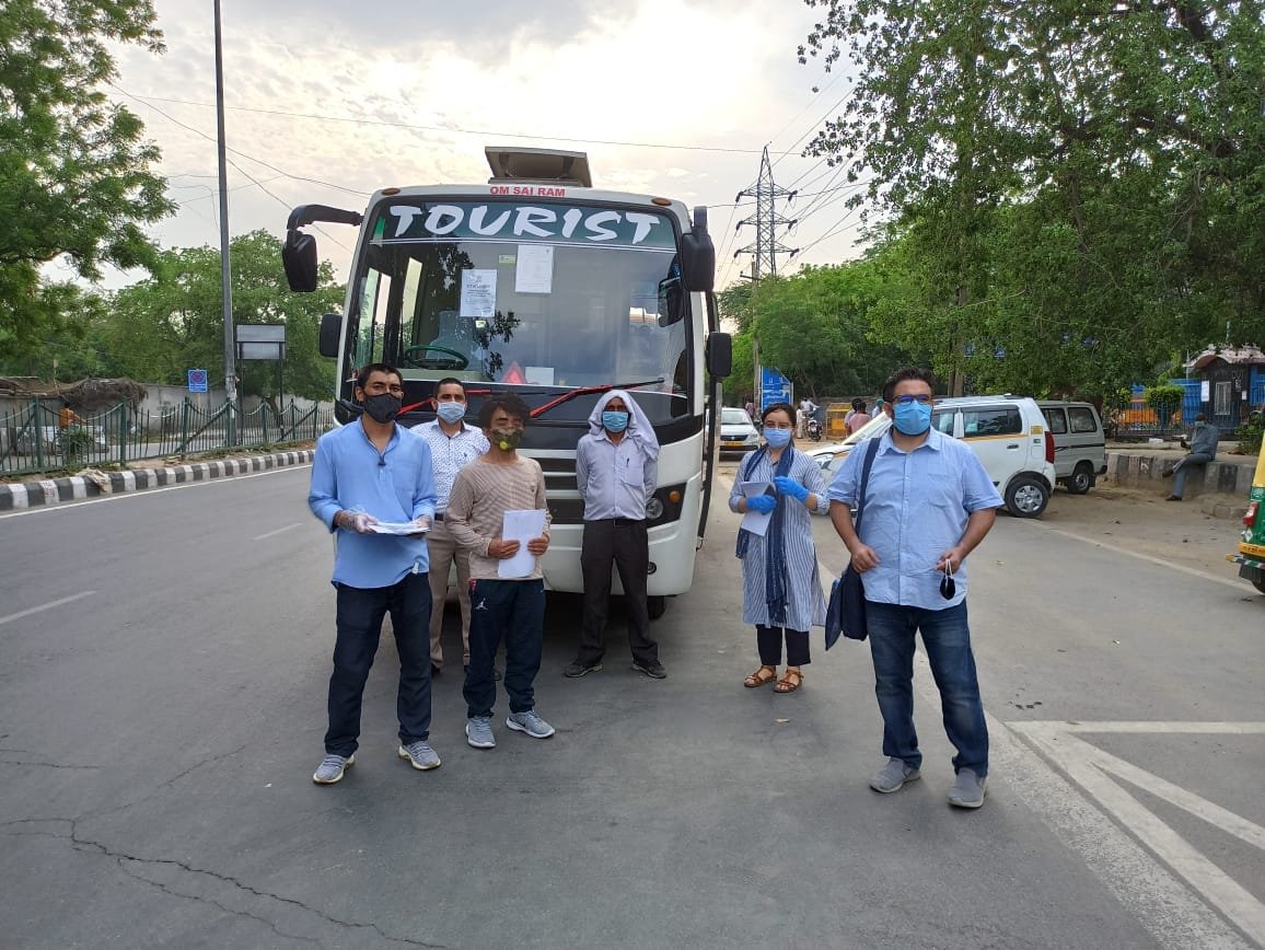 IrshadLadakh's tweet photo. Extremely thankful to Ms. Sumera Shafi for making the screening process for Ladakhi students at #DIPSAR smooth. 
Thank you @DvCom_Secretary for the permits to buses for evacuation of Ladakhi students. 3/5 https://t.co/4Ax26bs98w