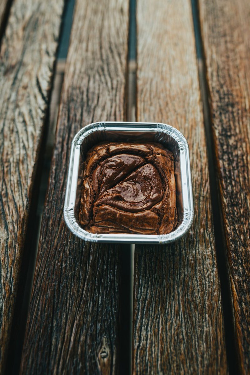 cpcpcpcpz's tweet photo. Nutella Brownies บราวนี่ช็อคโกแลตนูเทล่า นุ่มๆ ส่วนตัวแอดมินชอบมากกกก หอมอร่อยมากกกก แนะนำเวลาทานให้เอาไปอุ่นร้อนประมาณ 10 วินาทีคือดีเลย ตามไปตำกันได้น้ะจ้ะ✨
📍สนใจสั่ง Order เลยได้ที่
IG : sweettogetherbysm
Line : @sweettogether
#sweettogether #getreadygo #ชวนชิม #ไปตำ #รีวิว https://t.co/1kfG1lt7sZ