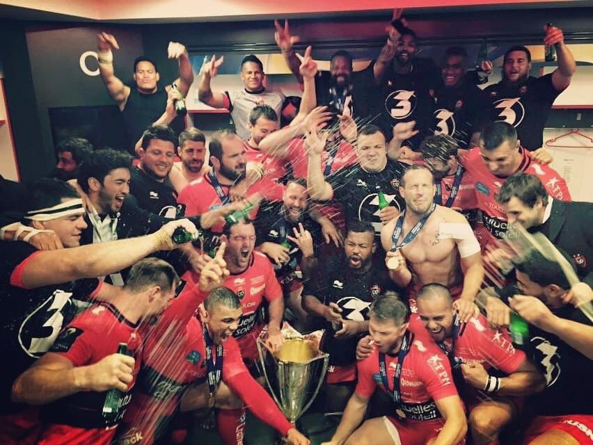 BastaOfficiel's tweet image. Il y a 5 ans...🔴⚫️🏆 
#Triplé ⭐️⭐️⭐️