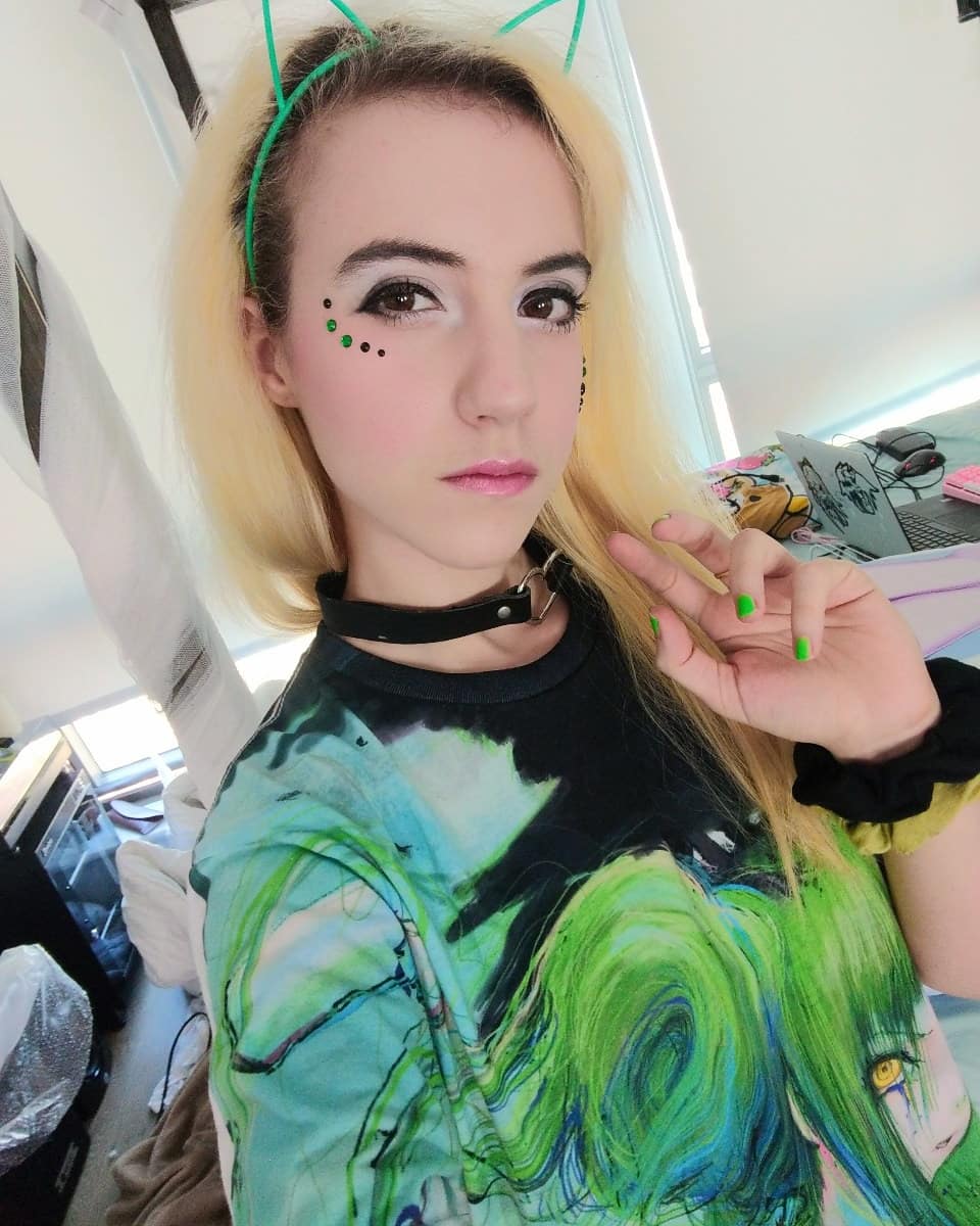 TW Pornstars - 2 pic. 🐅 Lana Rain 🦈. Twitter. Different looks. ️. 12:30 PM - 2 May 2020