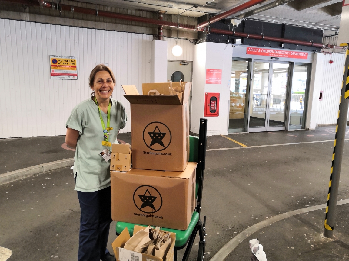 rundraise's tweet photo. Food package number 2 delivered to Bristol Royal Infirmary this morning :)  Keep up the good work and stay safe!  

Thank to those who entered our Jurassic Park run so far, £10 from every medal is supporting #NHSheroes

https://t.co/4YYVbbkyU3

#protecthenhs #NHSCovidHeroes https://t.co/Vl5I65rpLu