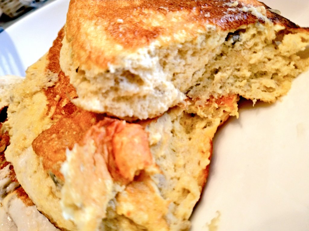 ゆのめし ホットケーキミックスがないときにどうぞ こちら バナナと卵だけで作ったスフレパンケーキになります バナナを潰し メレンゲの卵白と混ぜ 焼く直前に卵黄も加えてさっくり混ぜ焼いたパンケーキ バナナ1本に対し卵2こ とてもおいしいので ゆのめし ホットケーキミックスがないときにどうぞ こちら バナナと卵だけで作ったスフレパンケーキになります バナナを潰し メレンゲの卵白と混ぜ 焼く直前に卵黄も加えてさっくり混ぜ焼いたパンケーキ バナナ1本に対し卵2こ とてもおいしいので