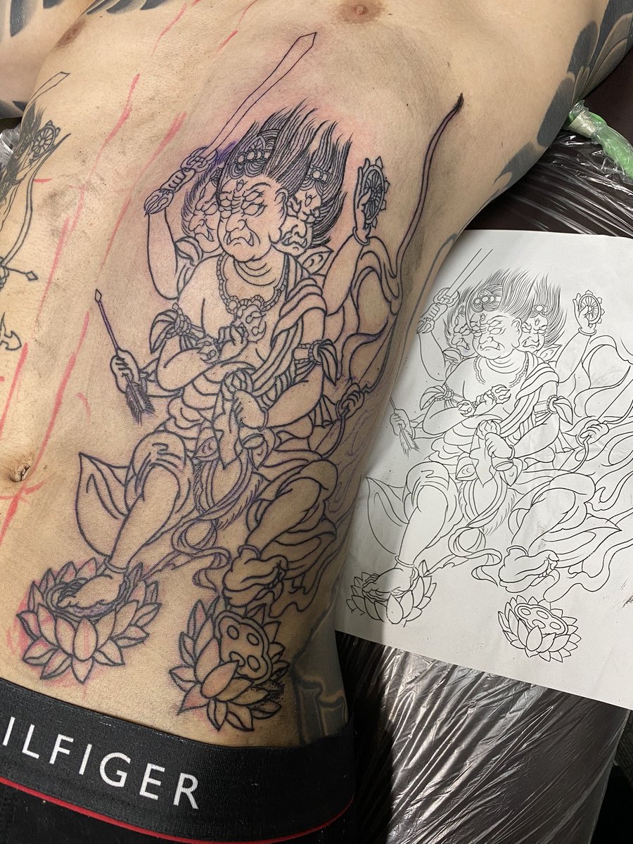 彫つな一門 姫路刺青師 龍景 金剛夜叉明王 筋彫りお疲れ様でした T Co W7ns9bjdwa T Co 9sopgiyepj Twitter