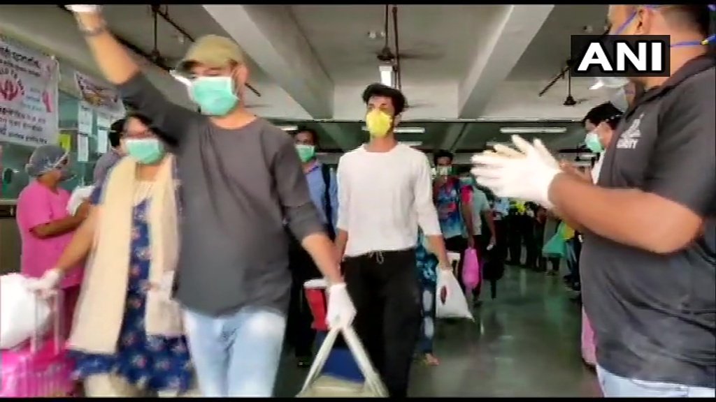 ndtv's tweet image. 56 #COVID19 patients discharged from a hospital in Mumbai today after they recovered (ANI)