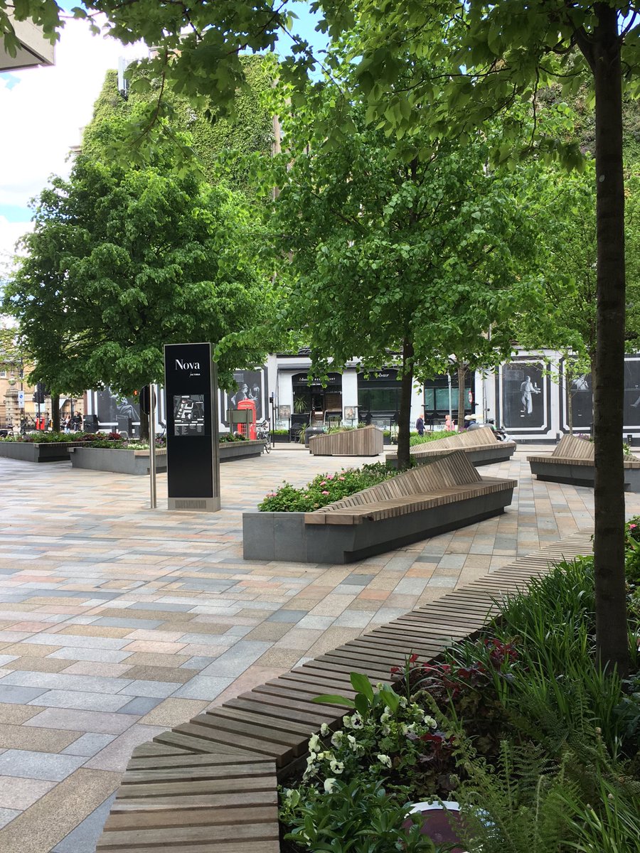 LondonInBloomUK's tweet photo. Great to see Public Realm projects such as #NovaPlace being created in our city, introducing green plantings and quality street furniture @CreateVictoria @VictoriaBID @CityWestminster https://t.co/ZDENYpoQgS