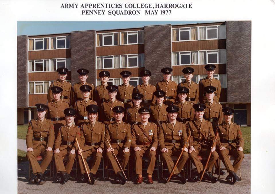 Equalrich's tweet photo. A sunny Saturday morning brings back memories, quite a few of this period of my life #RSigs #CertaCito #Drill #KitInspection #ByTheRight #77A #HarrogateApprenticesCollege #Smart #RightMarkers https://t.co/NSh0bvFywR
