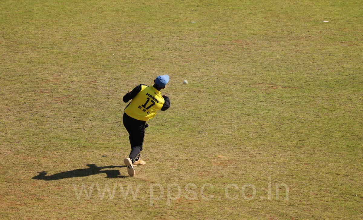 PatidarPPL's tweet photo. T349 - Grand Finale  RBC vs Jai Dhoramnath 😍👌👍 #grandfinale #flyinghigh #loveppsc #UTTARAYANFLEA #patidarpremierleague2019 #vivoindiatelangana #day11 #day12  #cricketcrazy #cocacola #closingceremony #freedomscreens #stayhomestaysafestayfit https://t.co/VUW2lnuvdo