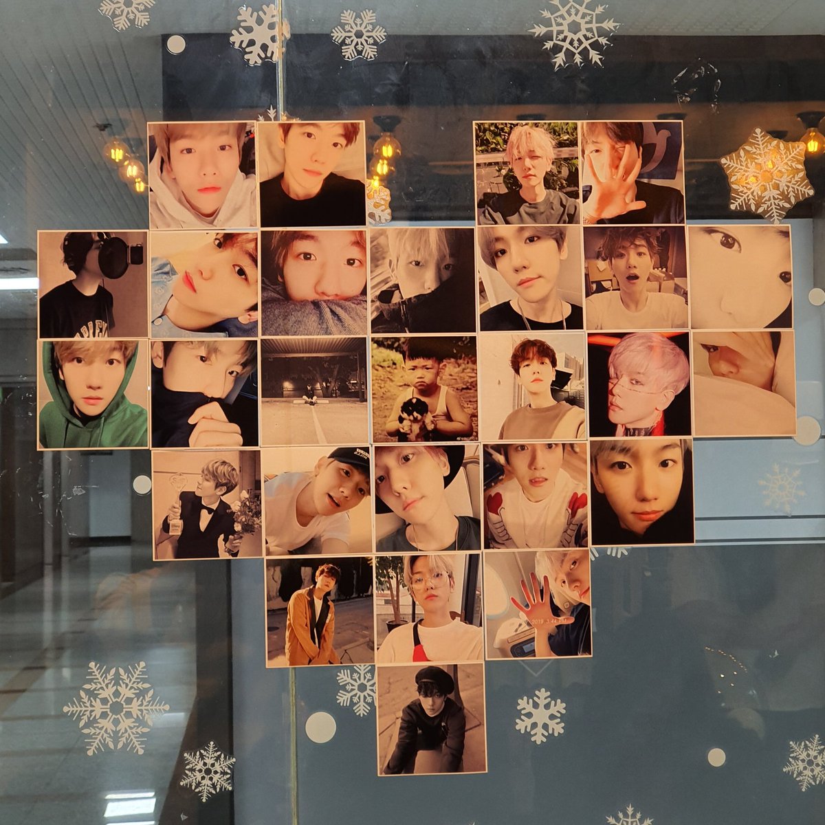 Huhuring9404's tweet photo. 200502

❤ 카페 머머 백현이 생일카페 ❤
항상행복한 백현이😍😍😍

#백현 #BAEKHYUN
❤ @B_hundred_Hyun 
-
#2020_뉴링의백현날
⭐ @alwaysHappyBday
#빛이_내린_오월의_봄 https://t.co/TPphXhXI7A