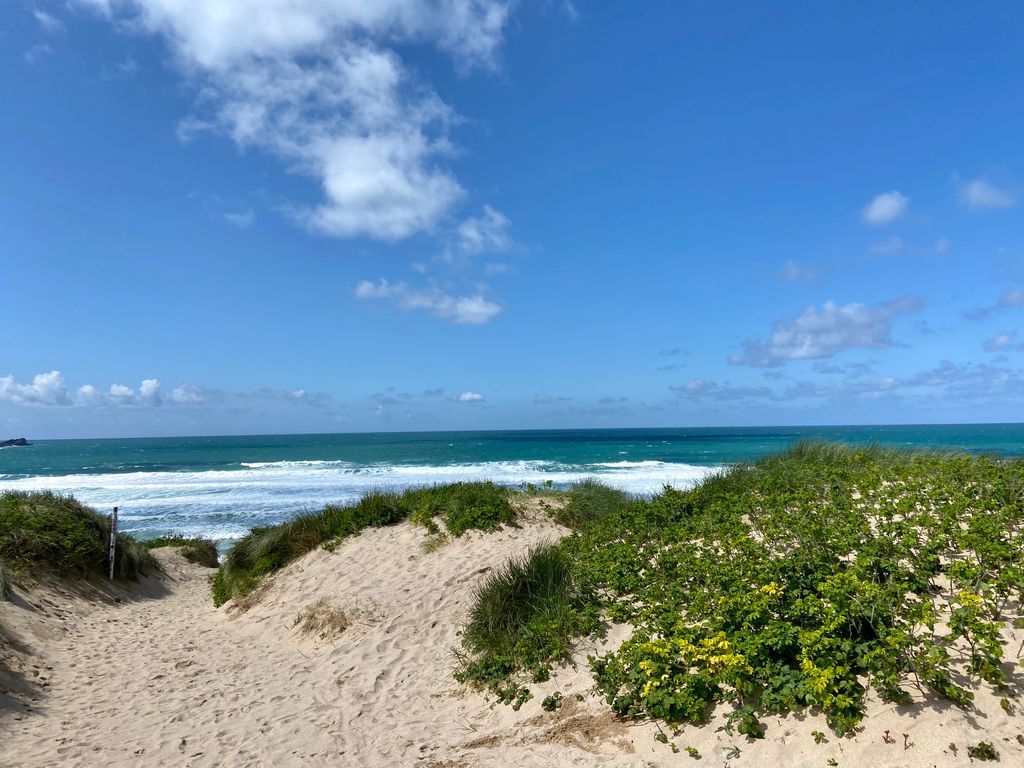 Day 2 of #NationalWalkingMonth and we're SO lucky to have this on our doorstep.
Have you discovered any new #walking routes since lockdown? 🚶#FistralBeach #Newquay #Cornwall