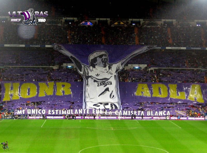 ELBANDERA7's tweet photo. Esta camiseta se puede manchar de sudor,sangre y barro,pero nunca de vergüenza.El Mejor ejemplo, nuestro eterno Juani7o #halamadridynadamas https://t.co/4Jc7uusoMU