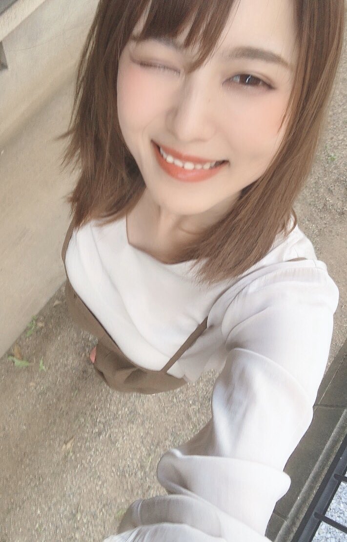 pulama_official's tweet photo. #プラマ笑顔の爆弾 リレー企画♡

5/1 からリレー✨スタート❣️
社長から引き継いで
5/2 担当は… 森美咲でした🐱🌸

#プラマコーポレーション
＃StayHome 
＃こんな時だからこそ
＃みんなの笑顔で自分も笑顔に
＃森美咲

社長が3枚載せてけん
私も3枚w
上を向いてこ！的な素な私

5/3は、、！？👉♡♡ https://t.co/X5kqvlBKpq