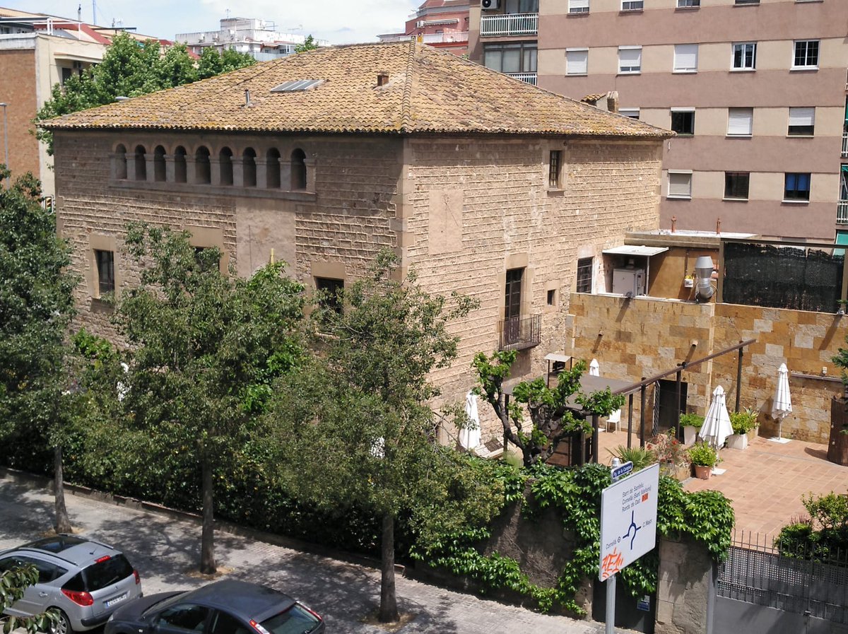 martapierag's tweet photo. Rafael Solanic va col·laborar amb el taller Ceràmica Serra de Can Famades, juntament amb Josep, Antoni i Enric Serra Abella, fills d'Antoni Serra Fiter. @serraiabella 
📸Jordi Cuartero https://t.co/tXFEs1D2HP