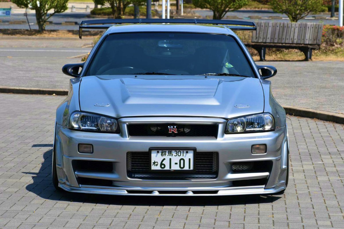 ER343939's tweet photo. 34のホイールトラブルついでに
最終形態にしました
最後はこの形で完成と決めていた
ので外装は完成です
ホイールはインセットを少し変え
前後ノーアーム、タイヤ全起こしで
タイヤに優しいバランスの良い車高とツラにしてリペアレンズ、細かい所の塗装をして貰いました😌
最高に綺麗で満足です✨ https://t.co/ZVDbbAo9GF