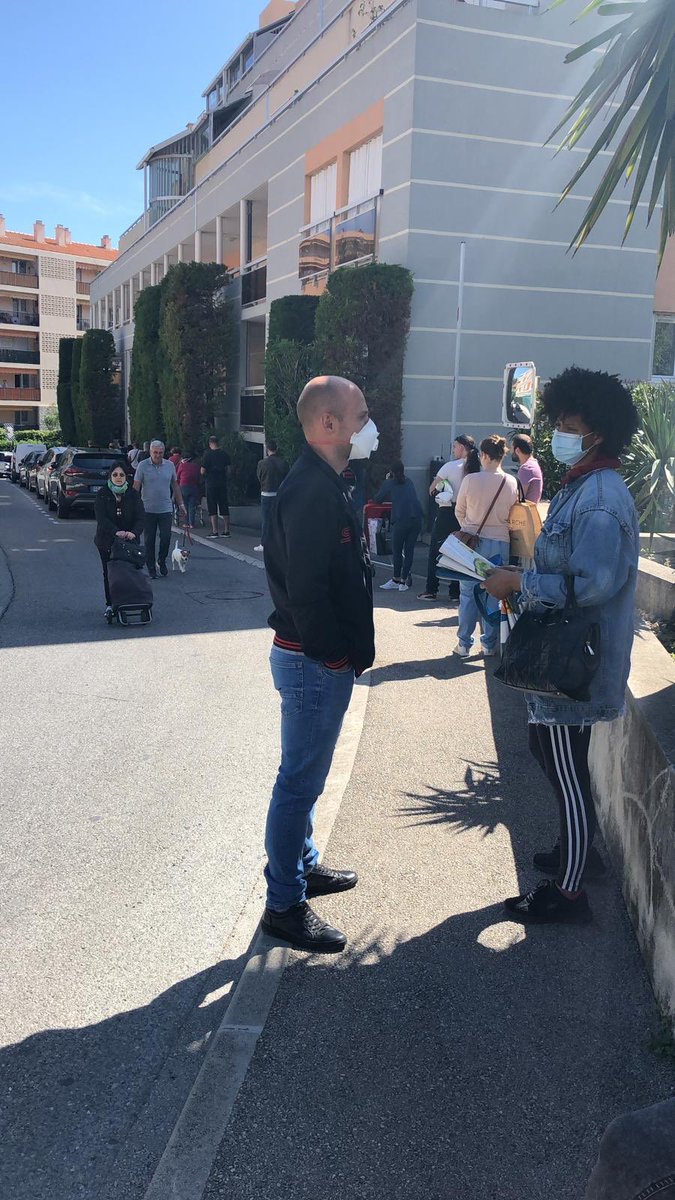 EtixApp's tweet image. Supermarket line in South of France 🇫🇷. Waiting lines are global problem. #eTixapp #smartlines