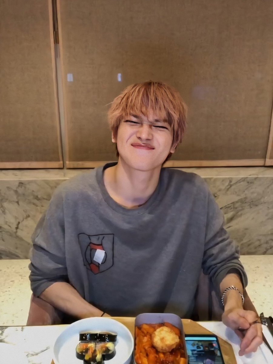 แทม tweet media