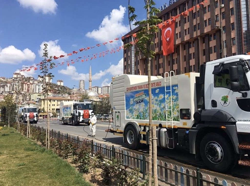 UlviTakn's tweet photo. Çok amaçlı yıkama ve dezenfekte Aracı #tisansweeper #fordtrucks #belediye #belediyebaşkanı #keşanbelediyesi #çöpkonteyneriyıkama #коммунальнаятехника #дорожнаятехника #коммунальныемашины  #умныемашины #умныедороги #умнаятехника #дезинфицирующиесредства #cleaning #коронавирус #д https://t.co/UJBzlTO29W