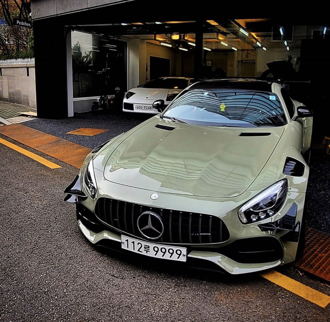 Exotics_Master's tweet photo. AMG in South Corea !
#TheSupercarSquad https://t.co/T05YUV7JB8