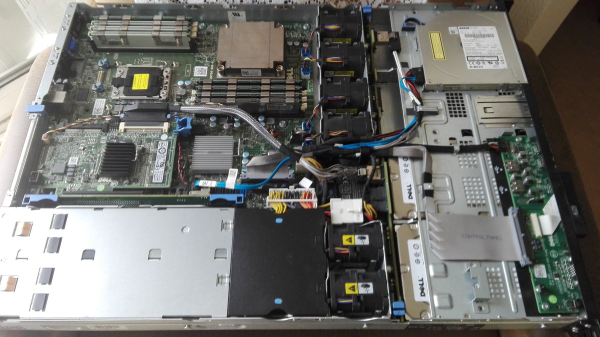 Phoenyx_FR's tweet photo. Coucou à tous,

Aujourd'hui je propose un serveur dédié en location disponible pour une durée indéterminée

Le serveur dispose de:
• 4 core / 4 thread
• 64 Go de Ram ecc/reg 1333MHz
• 150 Go HDD
• 100bp/s
• OS au choix (actuel Windows 10 pro)

Prix 40€/mois négociable en DM https://t.co/TASaon9dmD