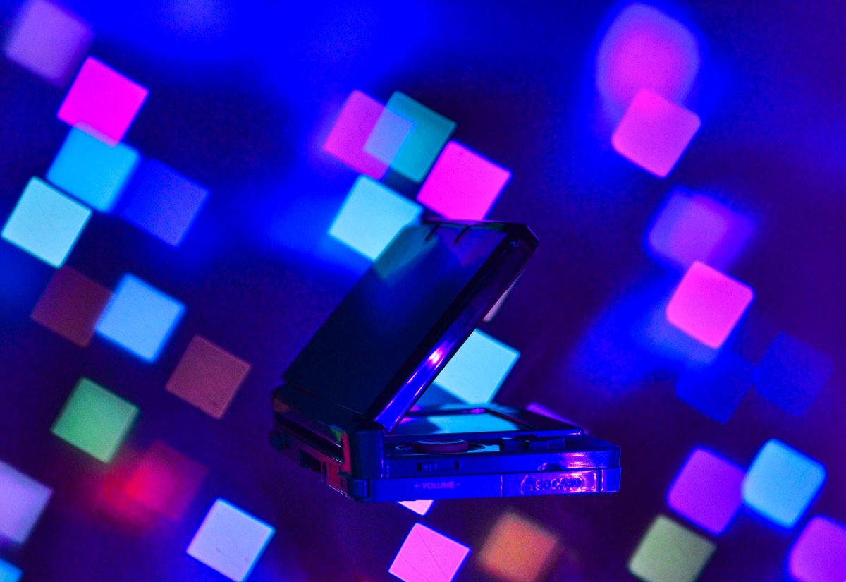 Joshheldsinger's tweet photo. I had a go at some screen photography and decided to incorporate it into some product photography as well. I had so much fun shooting this. Definitely going to shoot more of it. 

#photography #photographer #product #photooftheday #photoforyou #lockdown #southafrica https://t.co/wyAdPeHc4j