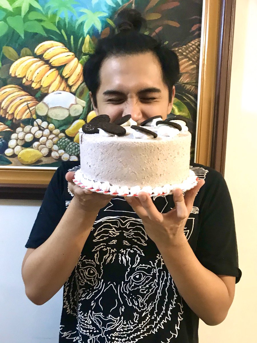 marlomortelpov's tweet photo. Thank you @MARLOsWorld_ for the surprise! I love them ❤️ Happy 7th Anniversary! https://t.co/jP9S7oHnQ9