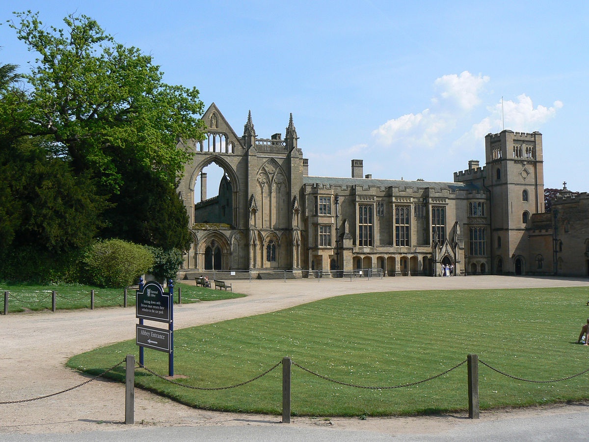 2.8/  @Newstead_Abbey Originally an Augustinian Priory. After the dissolution of the monasteries it was converted into a country house. Retaining the West Front as a striking folly. Formerly home to Lord Byron it is now owned by Nottingham Council who are restoring the building.