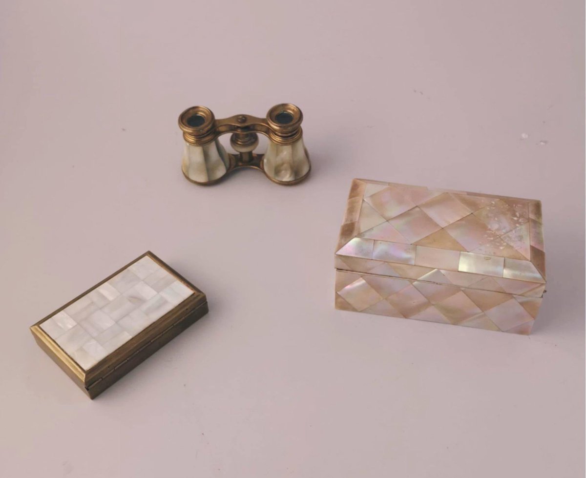 salaretiro's tweet photo. LOTE 112

CONJUNTO DE OBJETOS DE NÁCAR, PPIOS. S. XX

Precio de salida: 130 €

Puja desde casa en https://t.co/EZ9I6CmRQA desde el 1 hasta el 15 de mayo.

#salaretiro #subastas #subastaonline #online #artesdecorativas #onlineauction #art #yomequedoencasa https://t.co/u9JI1auvki