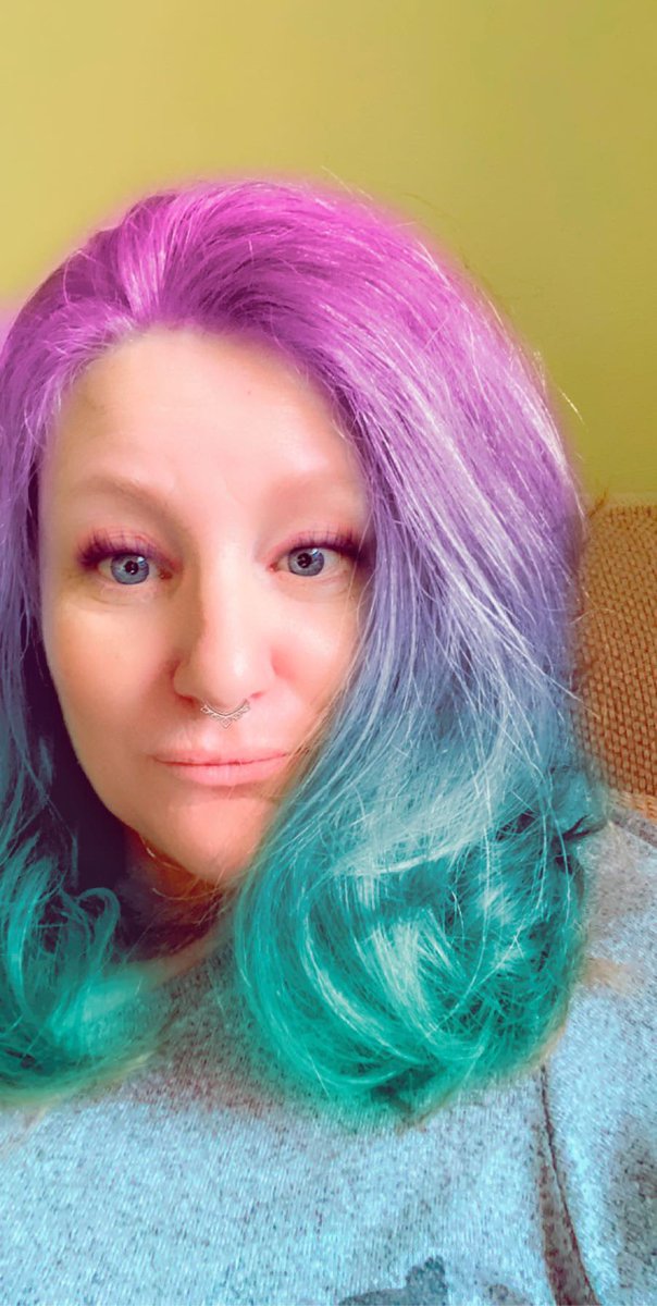 tiddsandchips's tweet photo. If only I was brave enough, if only I wasn’t nearly 50yrs old🤨🥴 puts a different spin on a blue rinse😂💜#filters @captainbyre https://t.co/8zICZCBleA