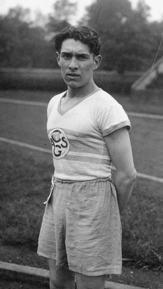 ArchivesLorient's tweet photo. #Cestarrivéun 2 mai
Le 2 mai 1936 #CeJourLà
l'ancien champion olympique de course de demi-fond, Jules Ladoumègue, vient en démonstration à #Lorient pour la fête du CEP (Cercle d'Education Physique)
Pour en savoir plus sur Jules Ladoumègue : https://t.co/fxbFL34qHW https://t.co/8ZSRpF9ayL