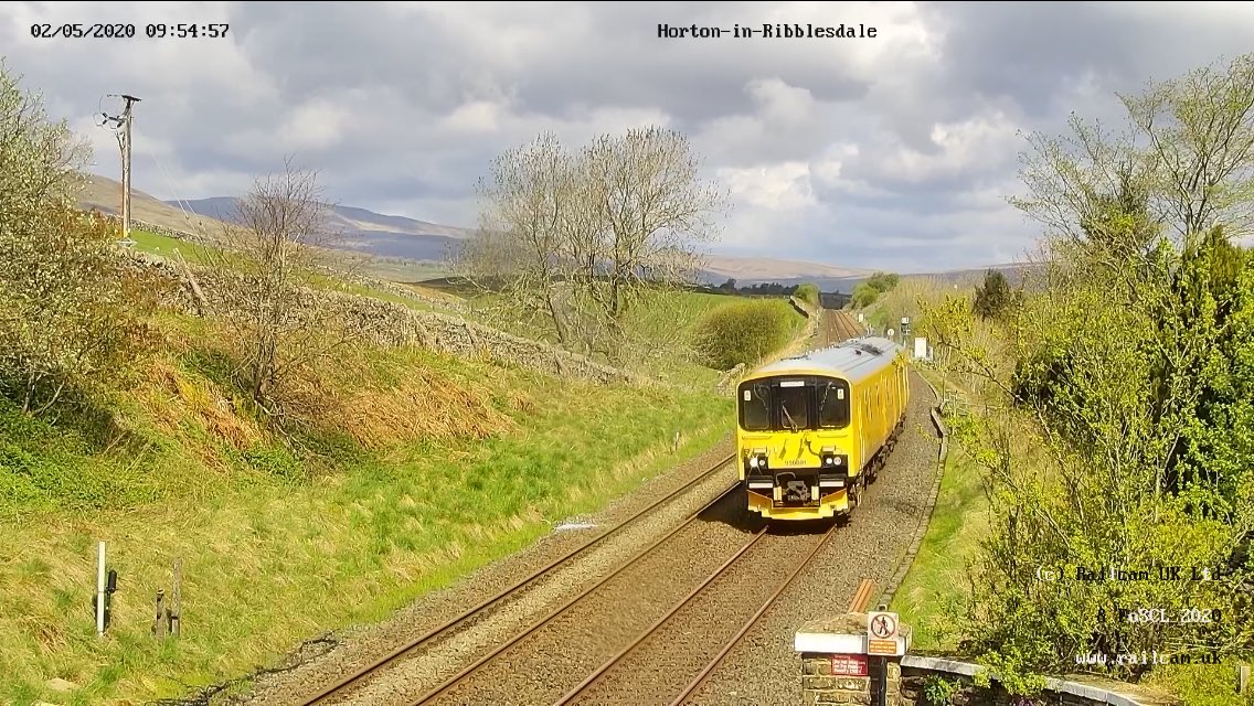 Ben84Daniels's tweet image. The @setcarrailway has been paid a visit by @networkrail this morning 👋. Screen shots of the DMU test train courtesy of @foscl and @railcamlive as the train makes its way from Carlisle to York. #spottingfromhome #StayHomeSaveLives