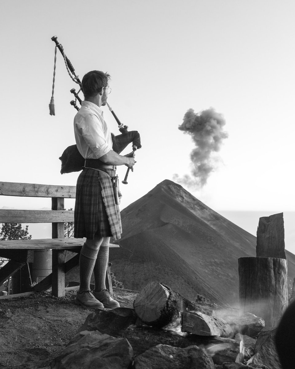 BrawBrave's tweet photo. Episode 73 is in conversation with Ross OC Jennings aka @FirstPiper . Travelling the globe, playing the bagpipes, Ross is now 100 countries in to what he calls his affirmation- ‘to be the first piper to play in every country in the world’. 
https://t.co/DlNB5sloIL #thefirstpiper https://t.co/kxQZFKorap