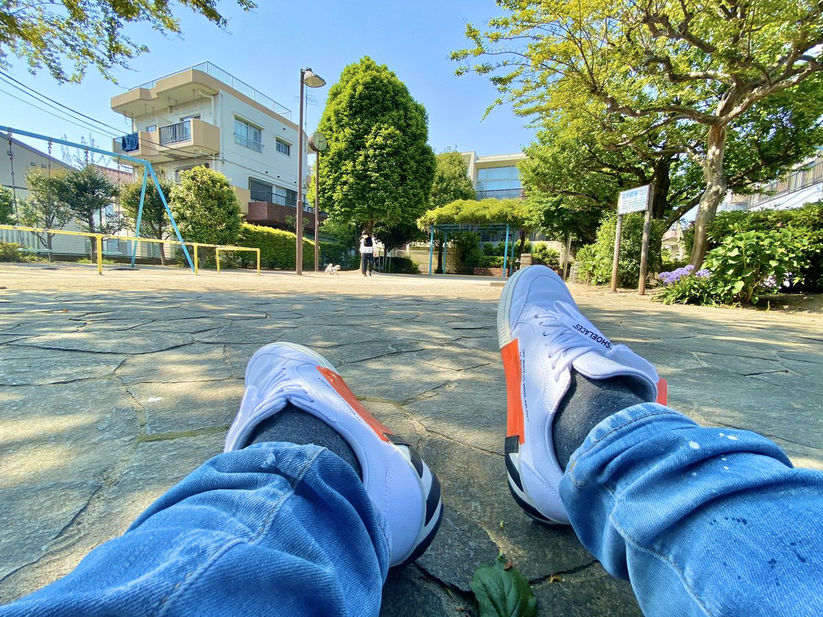 KENASO_PDX's tweet photo. 28℃快晴の夏日だったので公園の日陰でまったり。余計な事を考えたりボーッとしたり。あー沖縄行きてー。みんなどうしてるかなー https://t.co/p4GHWvdsL4
