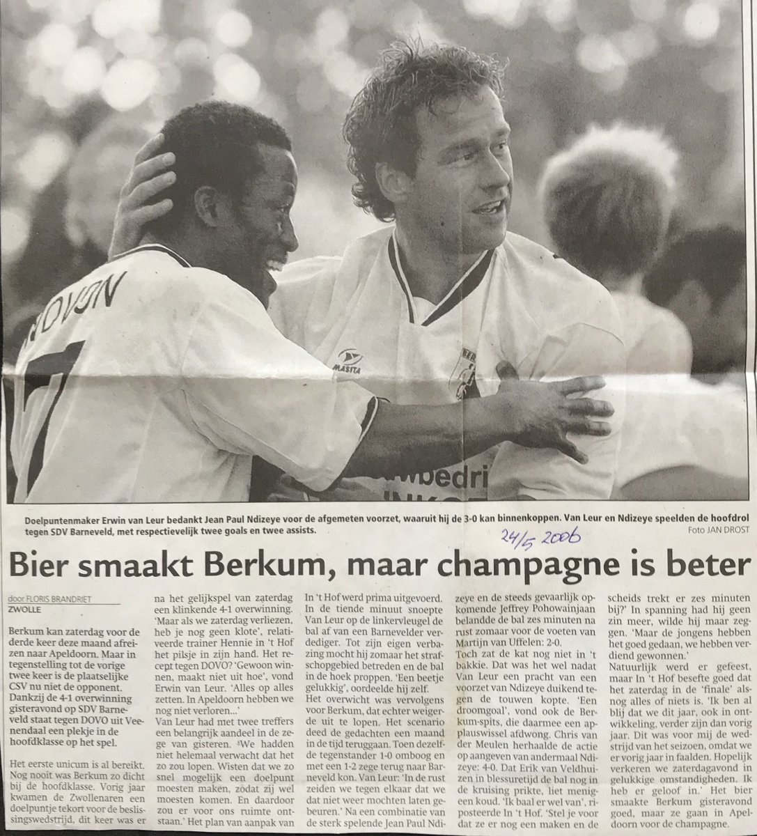 vvBerkum's tweet photo. Vandaag de inhaal ronde. Echter, inhalen is er even niet bij. Daarom maar een terugblik naar 2006 en 2007 met een indrukwekkende aanvalslinie! @rtvoostsport @sportstentorzwo @DeSwollenaer @WeblogZwolle @voetbalzaterdag #berkum https://t.co/s1lewPQtvR