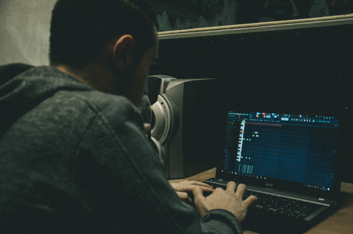 MellowStoneYT's tweet photo. Fl Studio or Ableton? Today in my Insta I explain to you what is DAW and how to choose the best one. 
https://t.co/14mE71sPBb
Tags: #daw #music #producer #musicproducer #protools #ableton #flstudio #musicproduction #cubase #studio #mixing #audioengineer #homestudio #beats https://t.co/H0VeUMZpMr