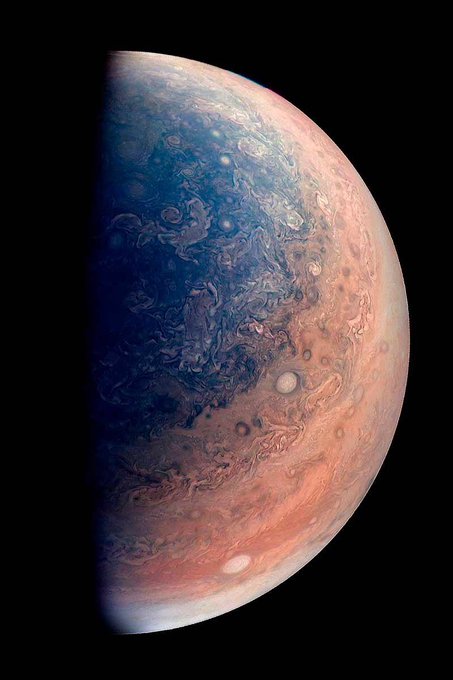 ogamashiyo's tweet photo. Merci à la NASA qui vient de publier ces superbes clichés de Jupiter. https://t.co/XIwGI4UK03