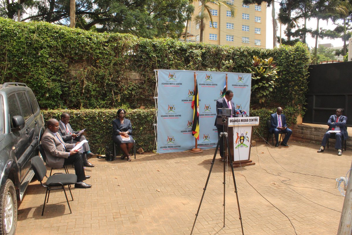256Solomon's tweet photo. The @min_waterUg with the minister is now evicting the wetland encroachments and saying move of the wetland zones. Leave the water to breathe give it space. The quick response is bound to save the wetland  with support from @nemaug and we are at watch with @RamsarConv https://t.co/ecATbkQEco